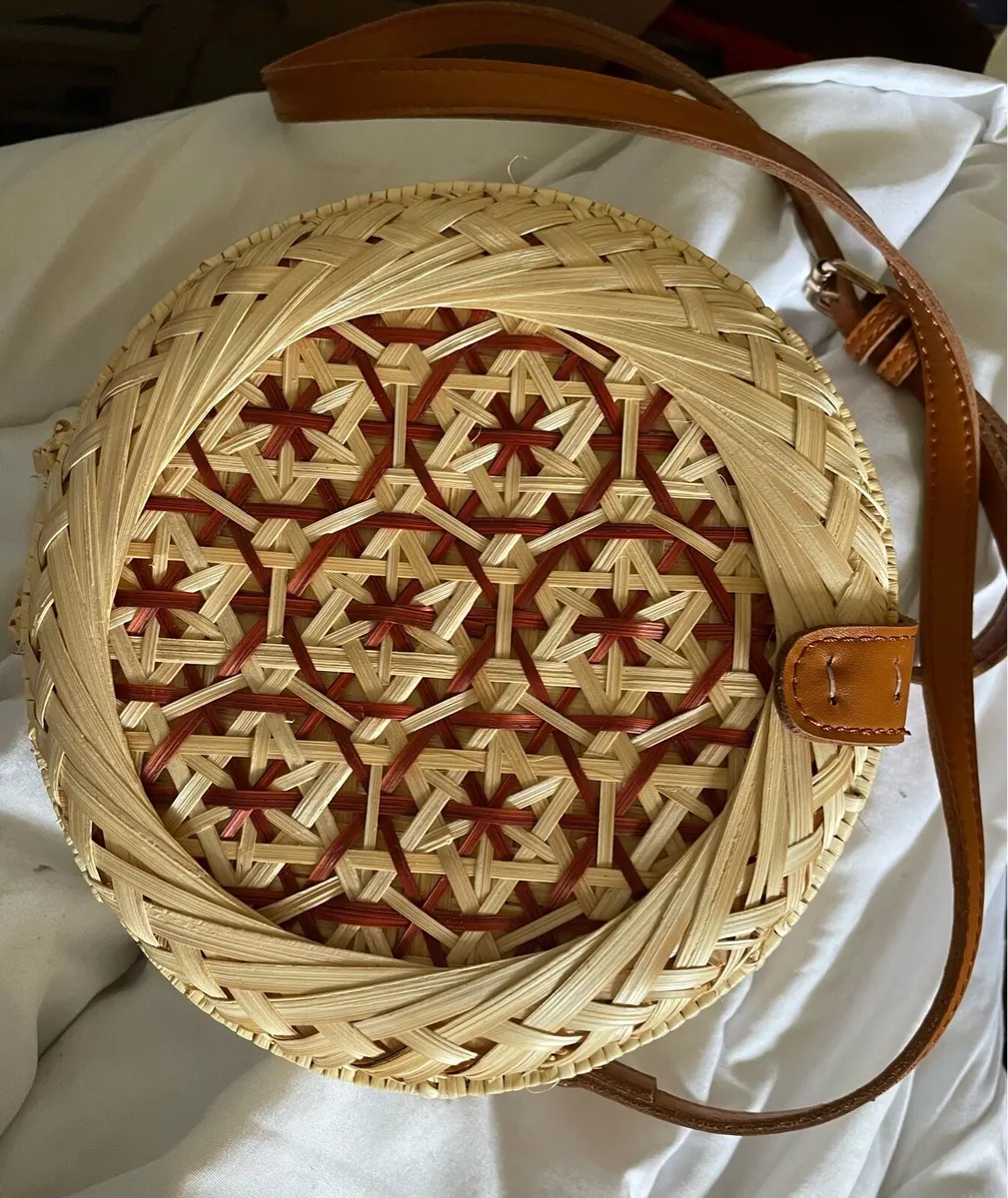 Unique wicker handbag - Image 1