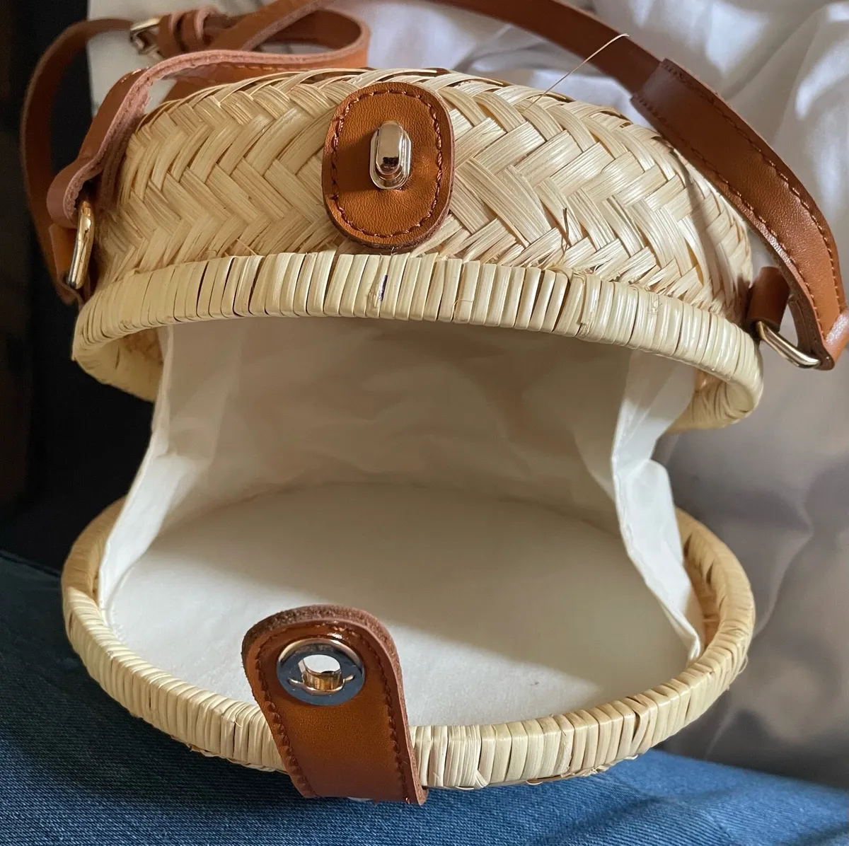 Unique wicker handbag - Image 3