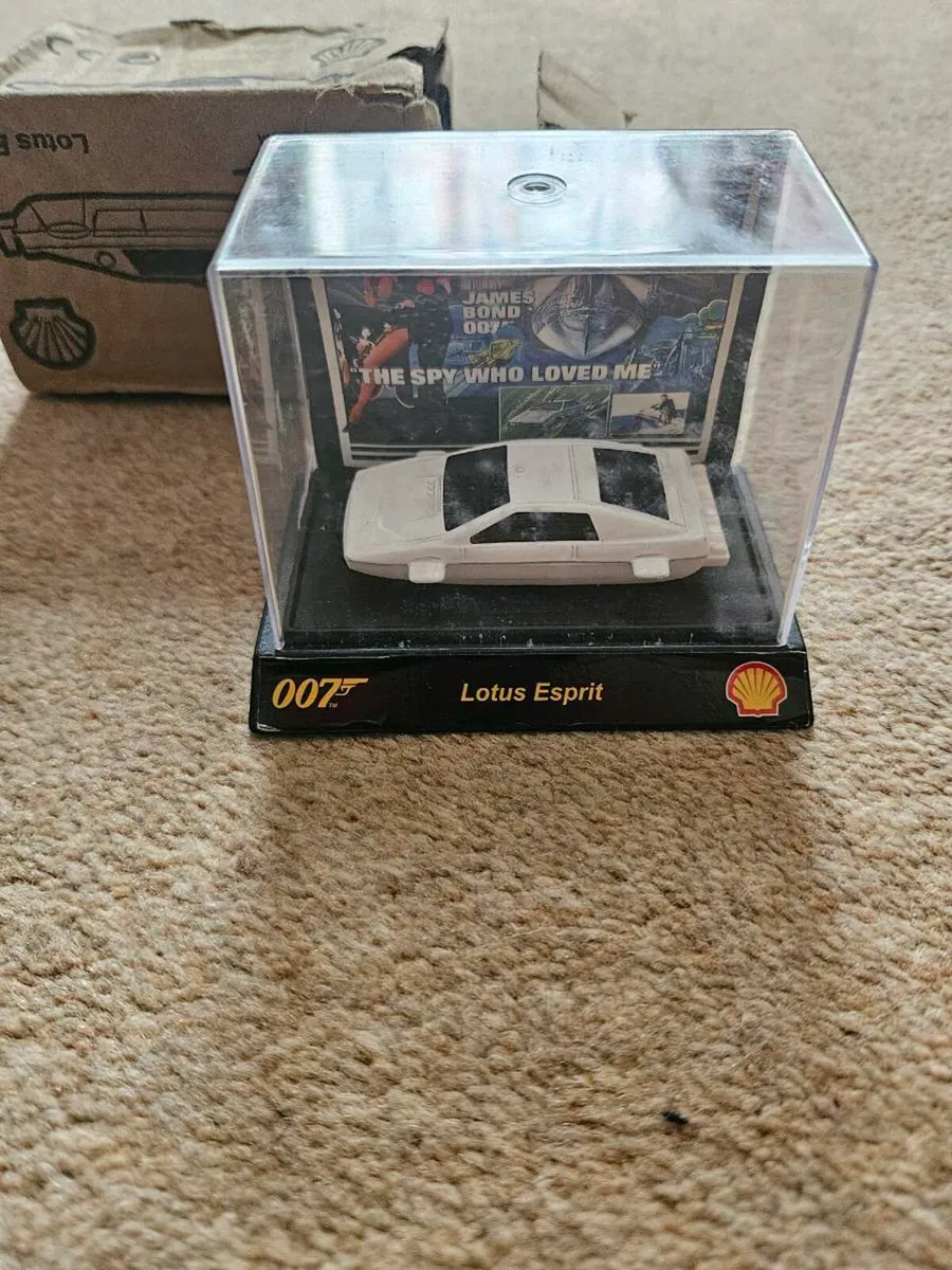 Corgi James Bond Lotus Spy Who Loved Me - Image 1