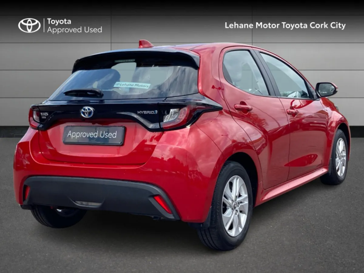 Toyota Yaris 1.5 HYBRID LUNA 4DR - Image 2