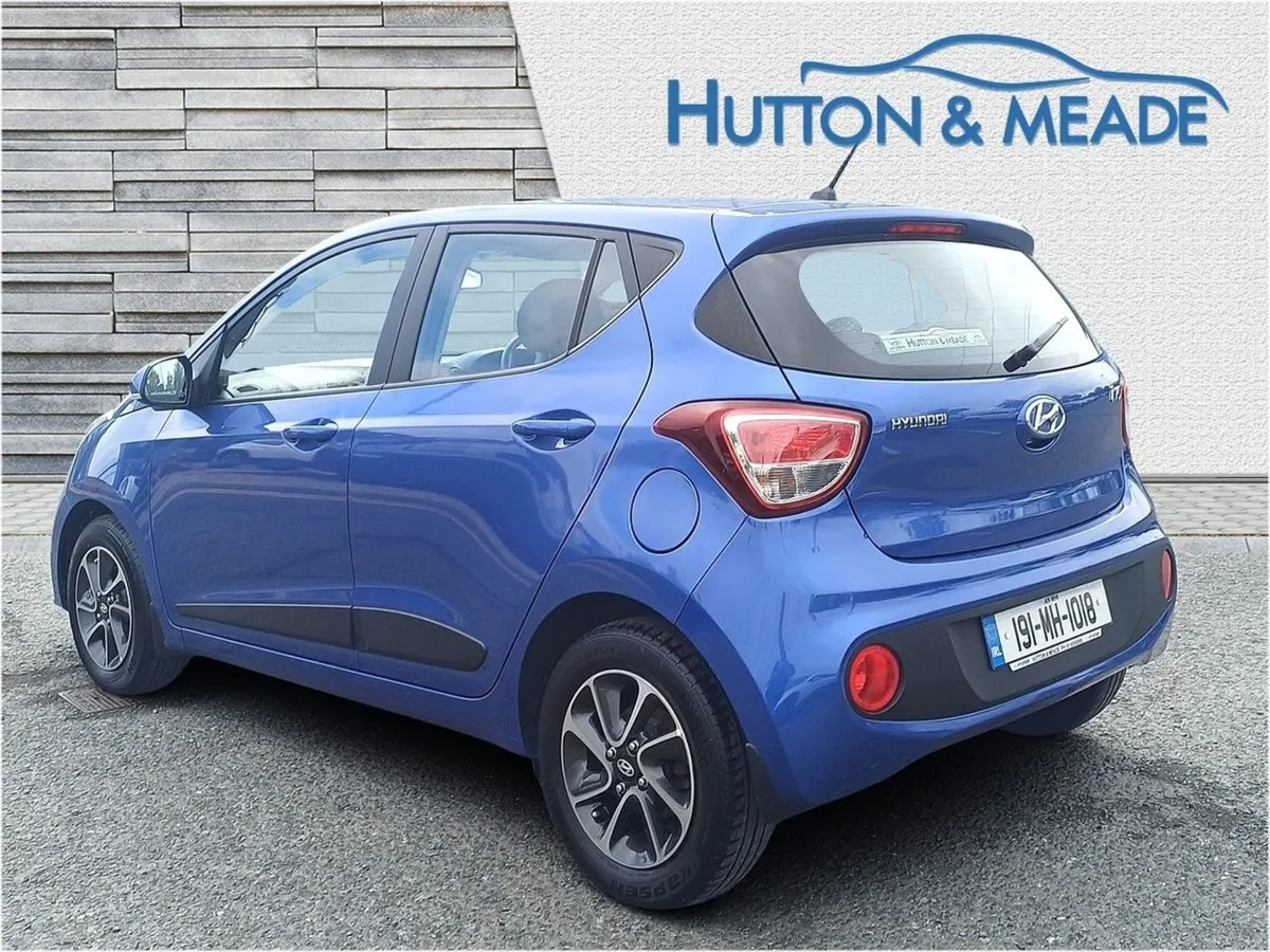 Hyundai i10 Delux 1.0 Petrol 5dr - Image 3
