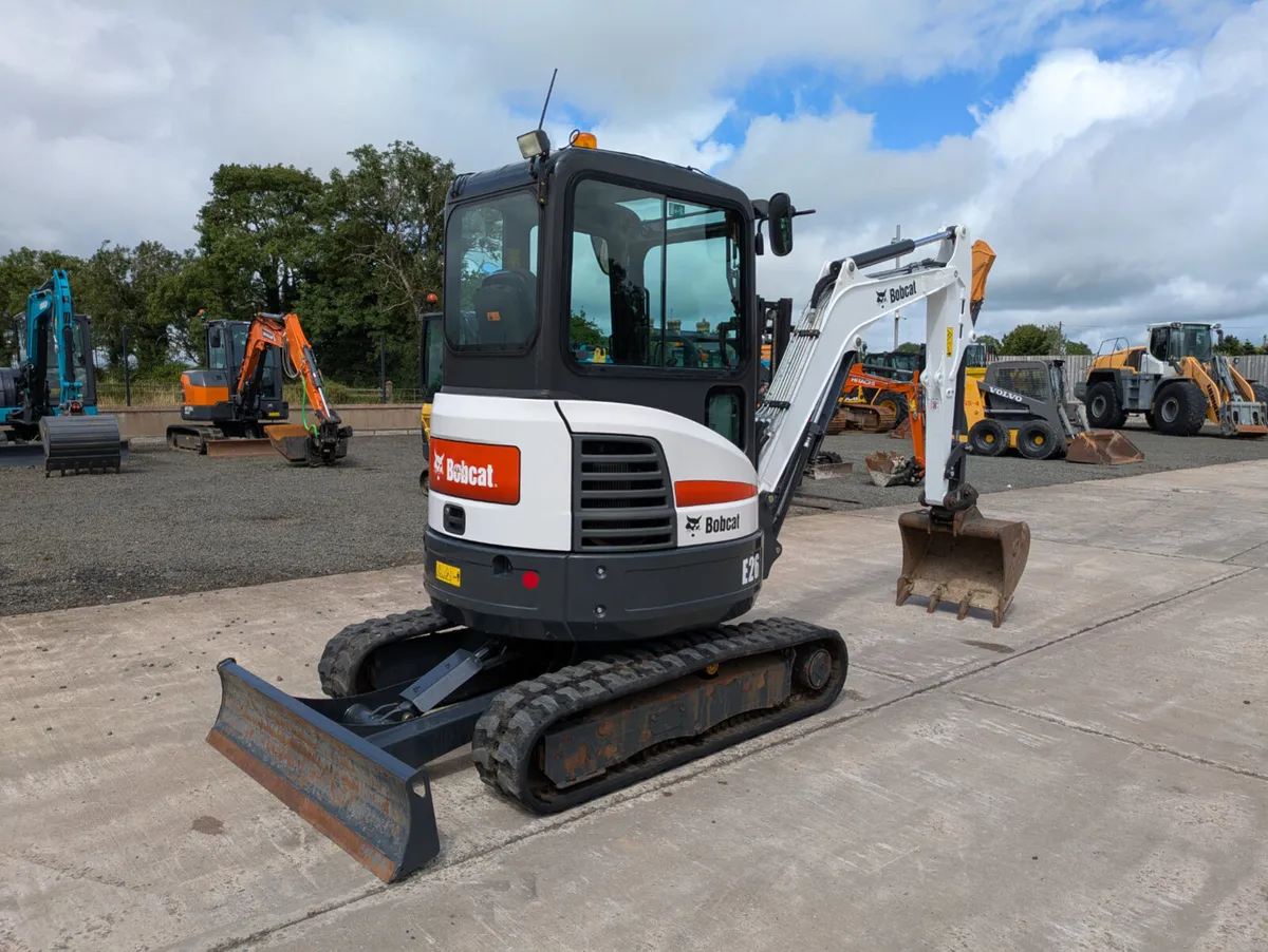 2016 Bobcat E26 - Image 3