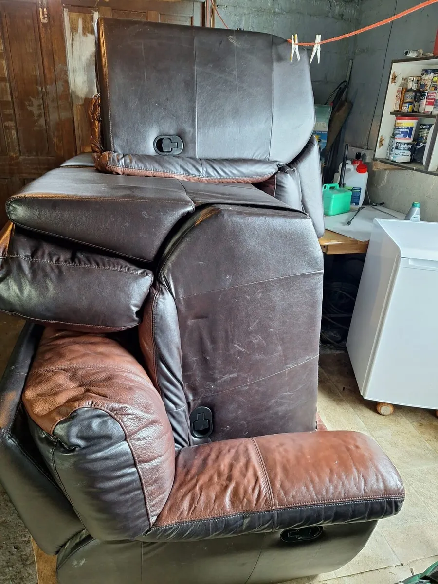 Suite of furniture - Image 2