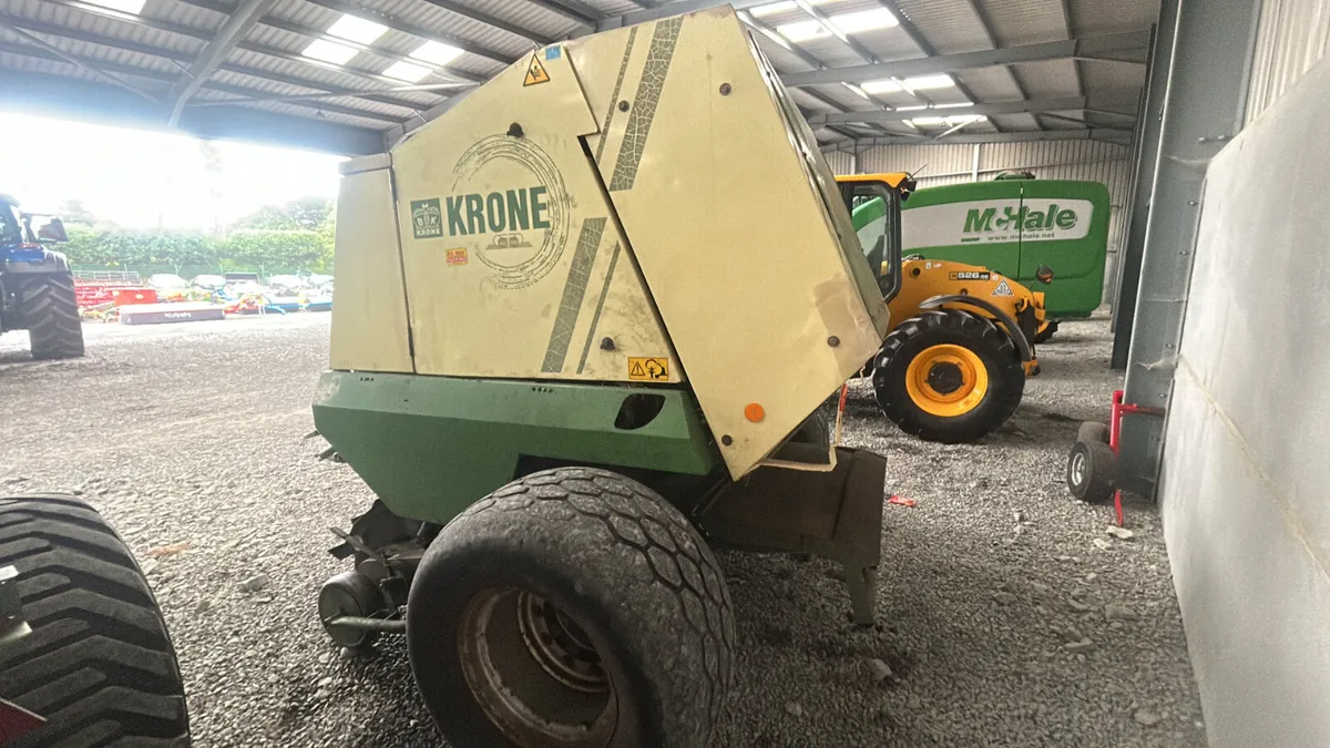 Krone round bailer - Image 4
