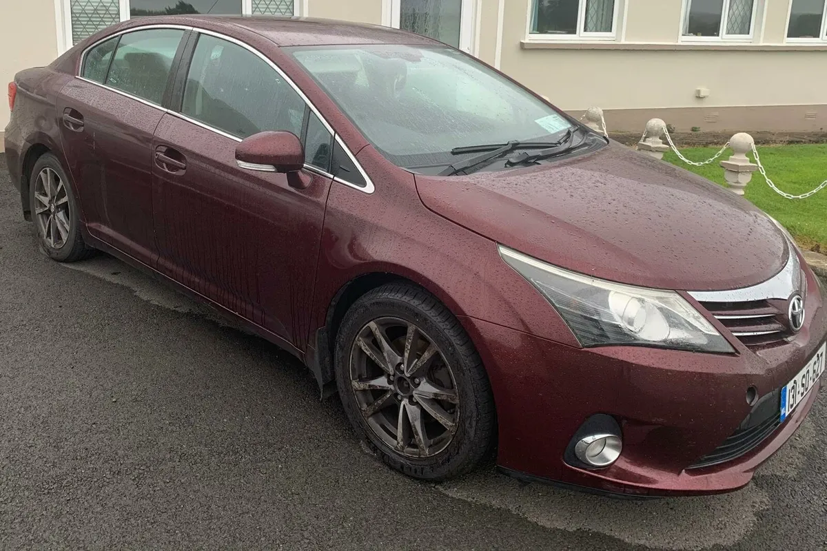 2013 Toyota Avensis - Image 1