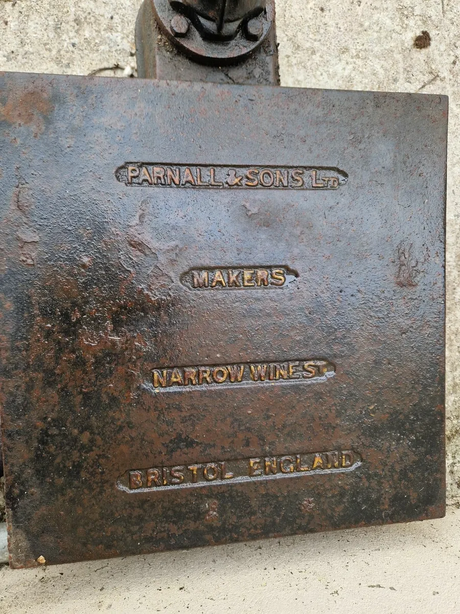 antique weighing scales - Image 2