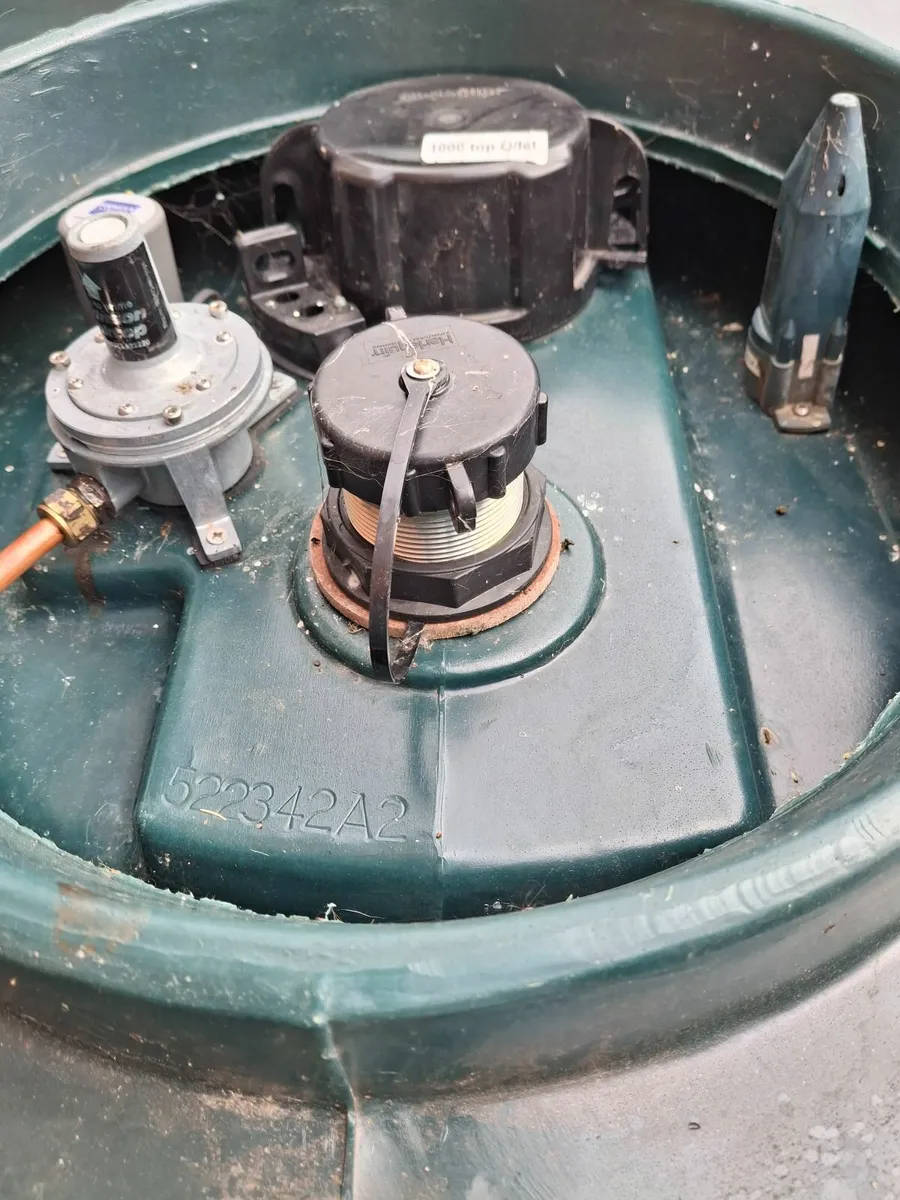 Bonded oil tank - Image 2