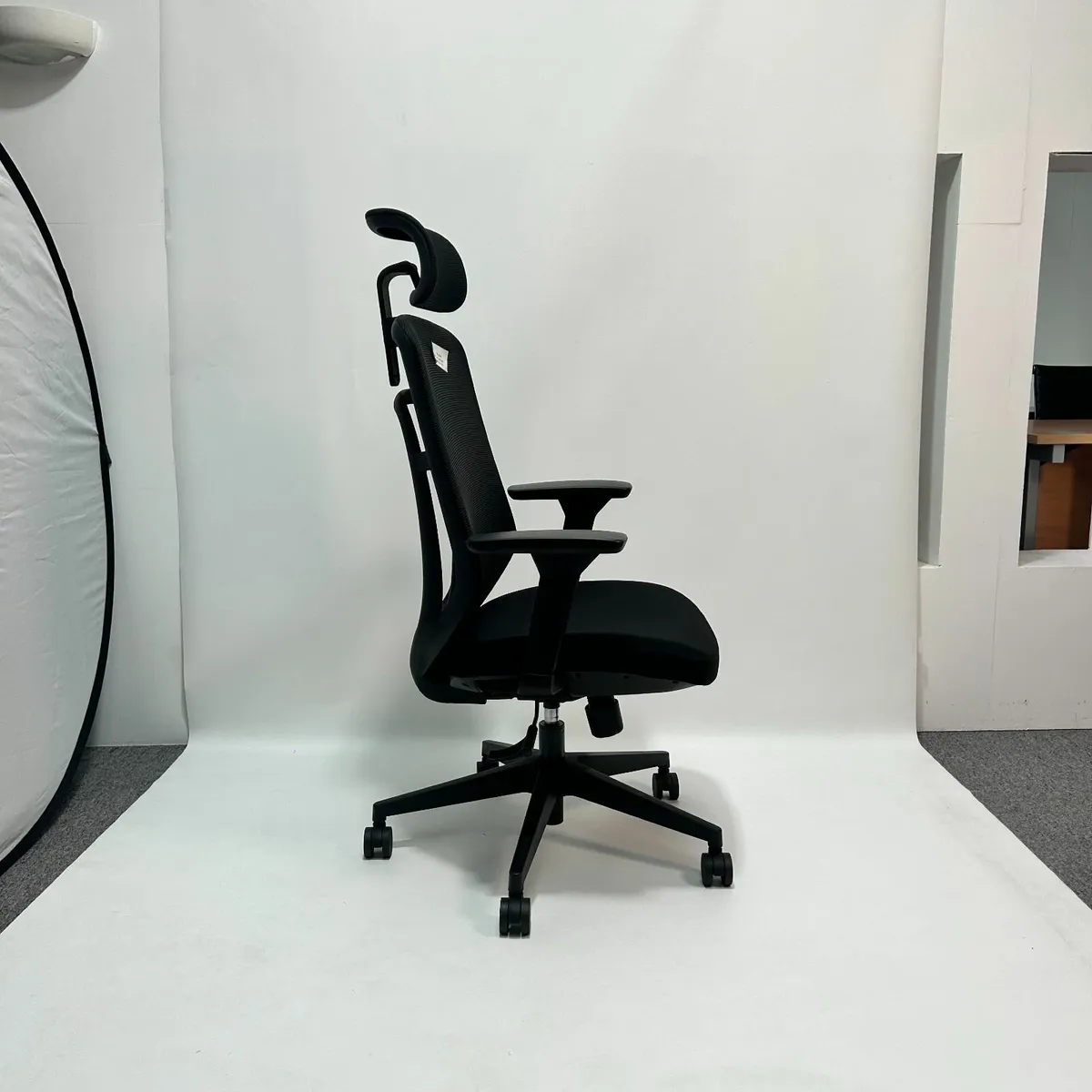 Luan Delta Swivel Chair - Image 2