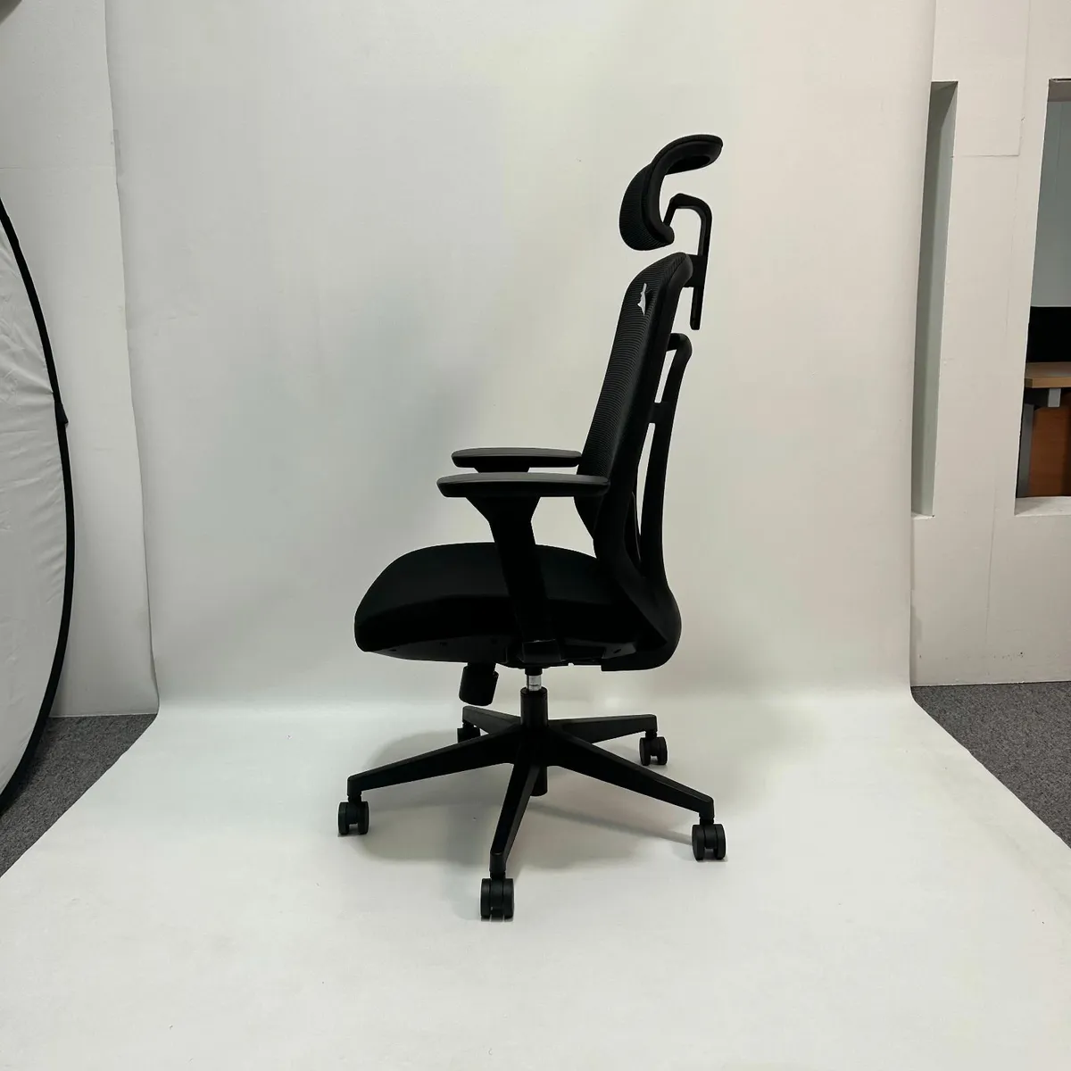 Luan Delta Swivel Chair - Image 3