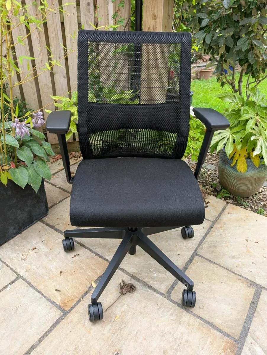 Ergonomic office chair - Image 3