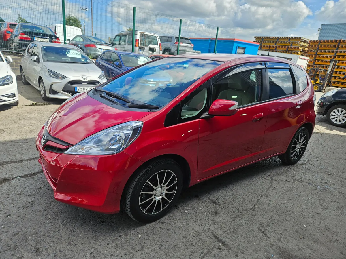 2012 Honda fit Hybrid Automatic - Image 3
