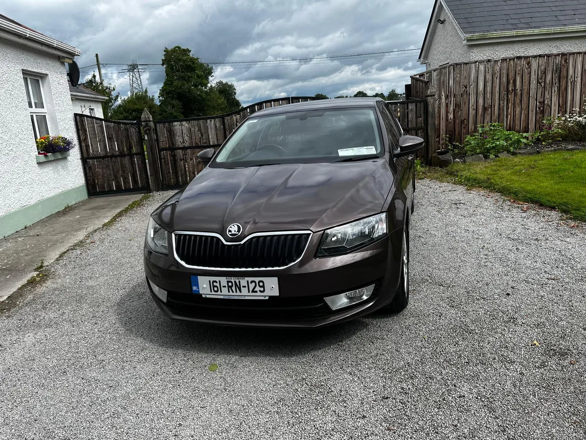 Skoda Octavia 1.6TDI Style Model - Image 3