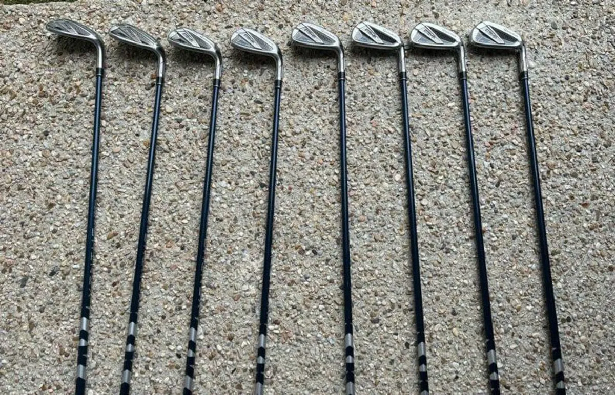 Iron Set Taylormade SIM 2 Max 8-club (5-S) Graphit - Image 1