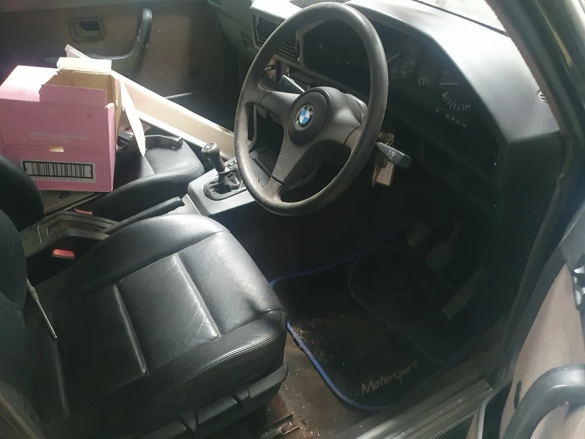BMW e28 518i 1987 - Image 4