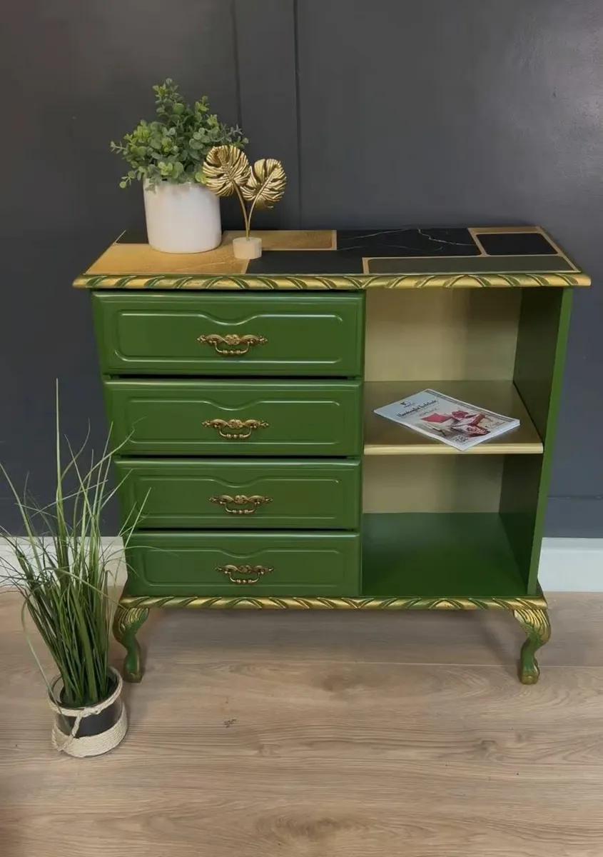 Green Console Table for Modern Interiors - Image 2