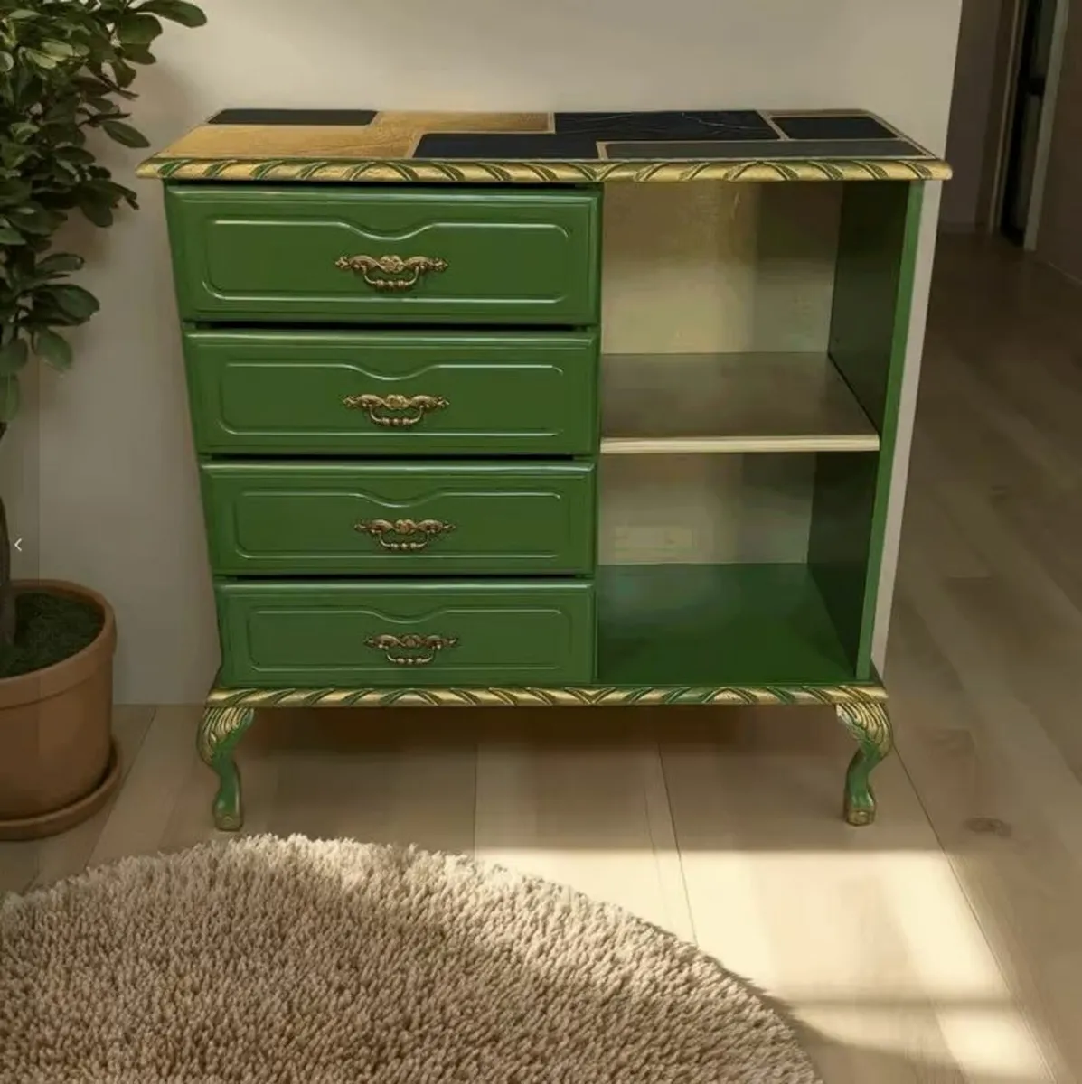 Green Console Table for Modern Interiors - Image 4