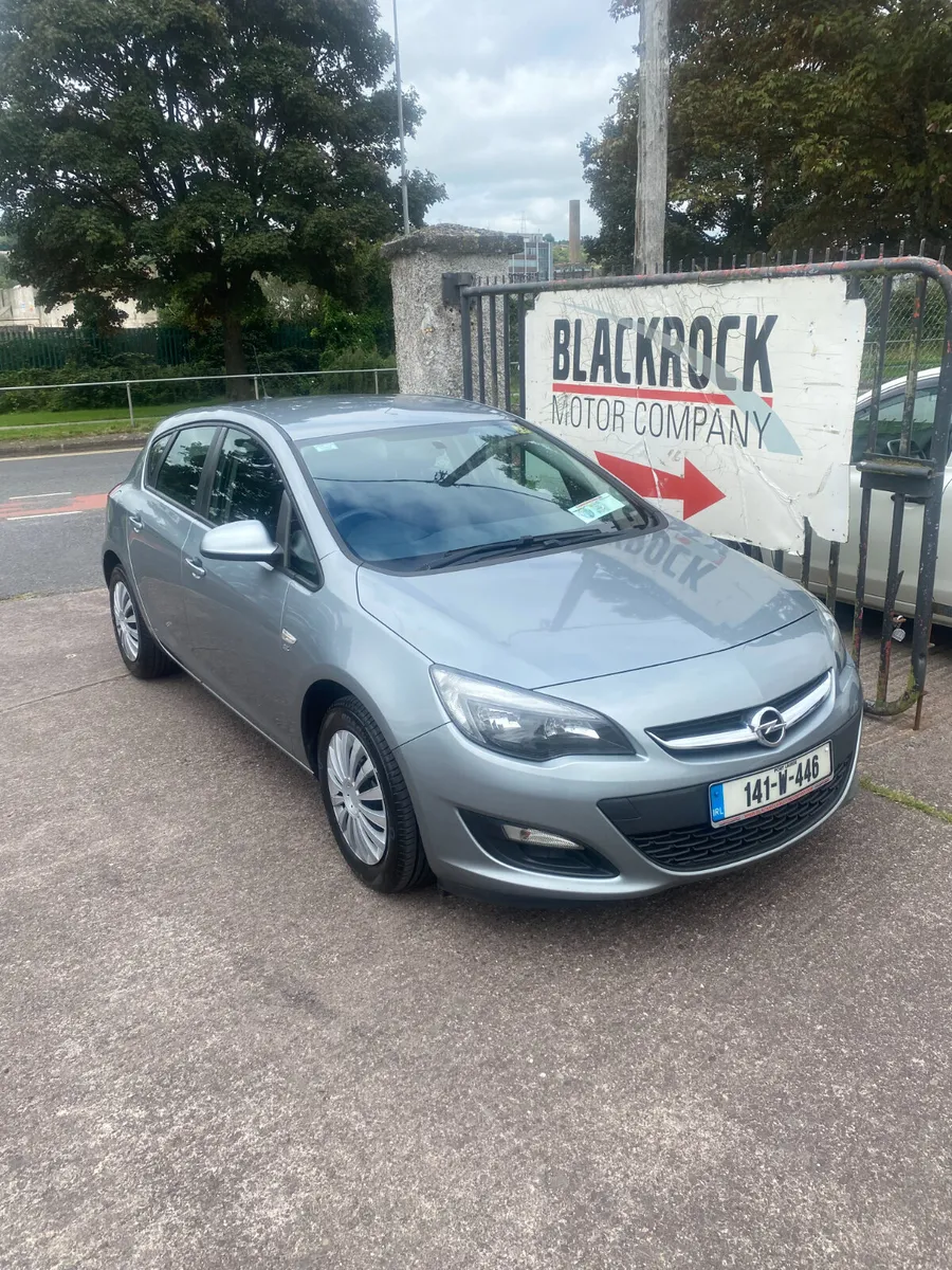 Opel Astra 2014 - Image 1