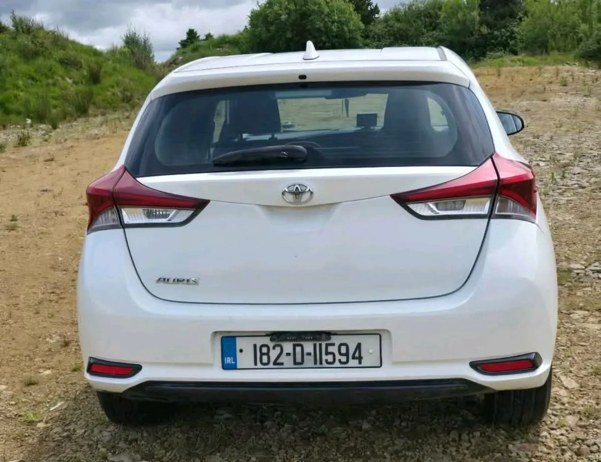 Toyota Auris 2018.  1.4 diesel Car Van - Image 3
