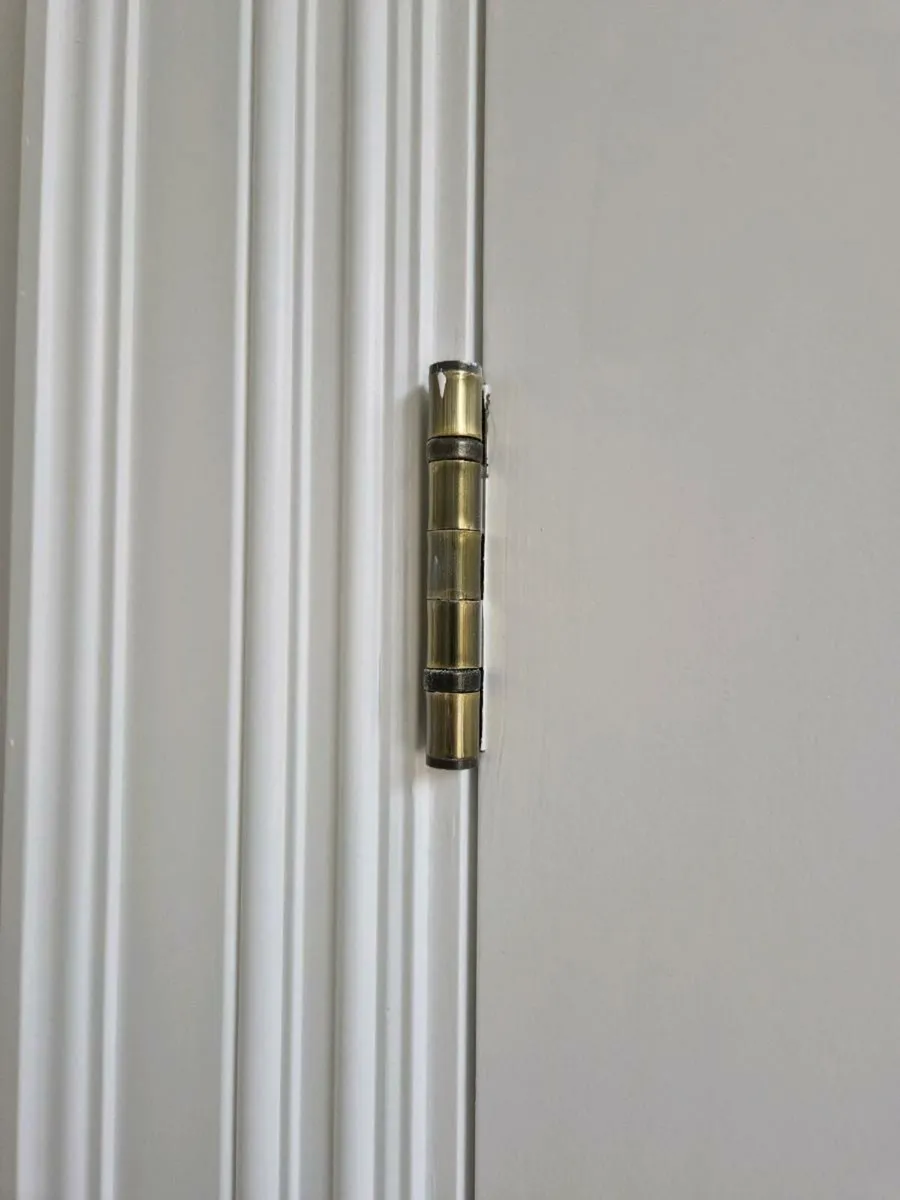 4 Shaker Doors. Brass handles hinges. 34x80 - Image 4