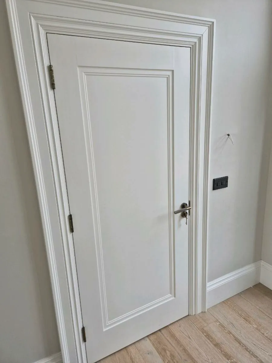 4 Shaker Doors. Brass handles hinges. 34x80 - Image 1