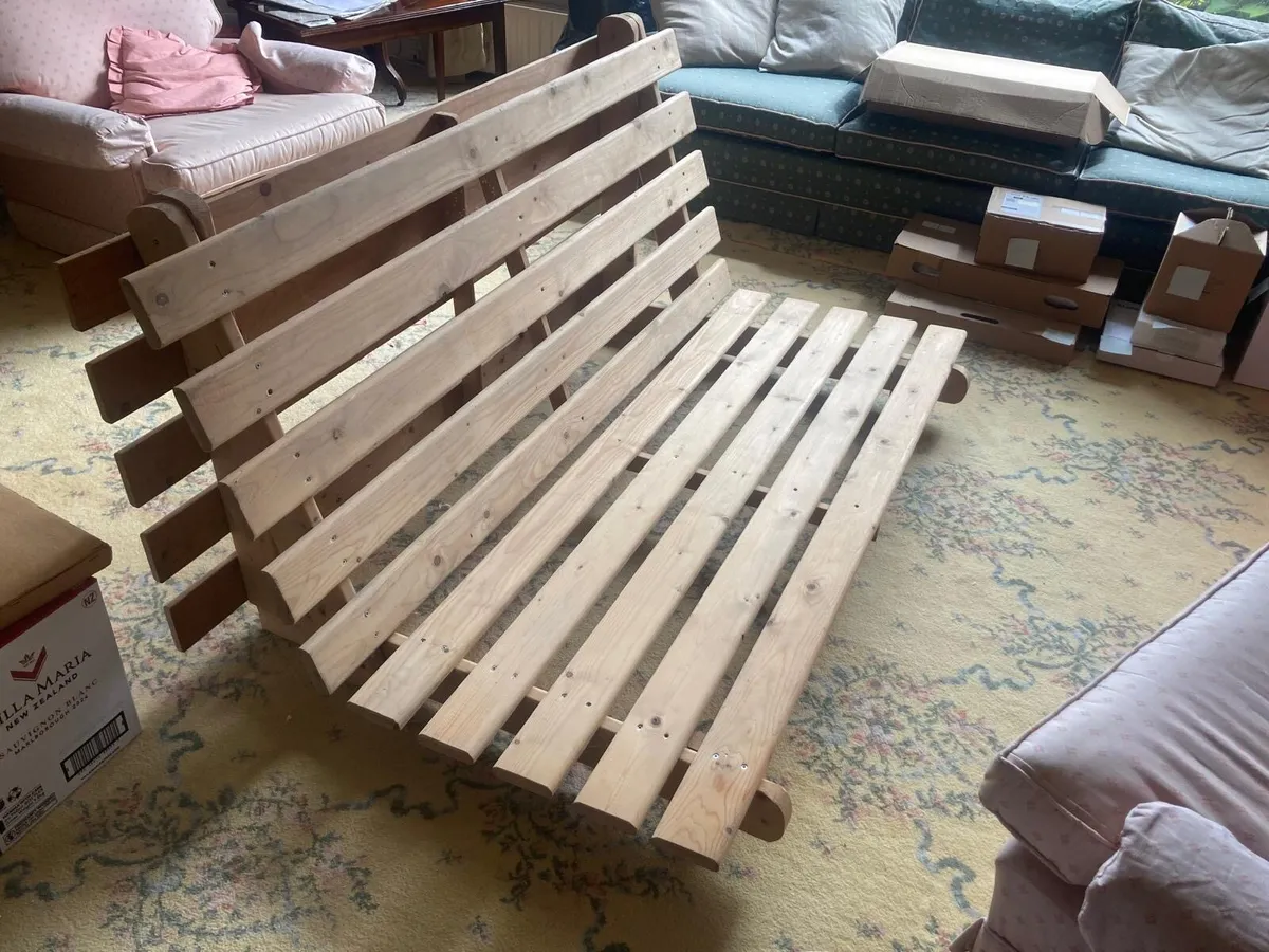 Futon frame - Image 1
