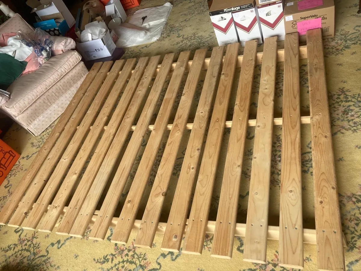 Futon frame - Image 2