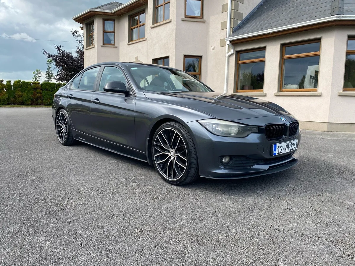 BMW 320 - Image 1