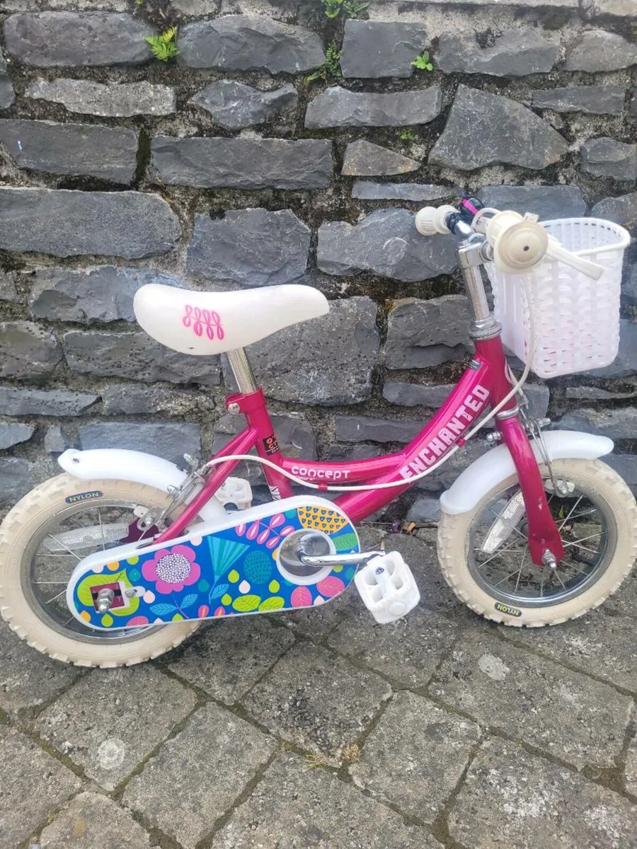 Girls bike - Image 1