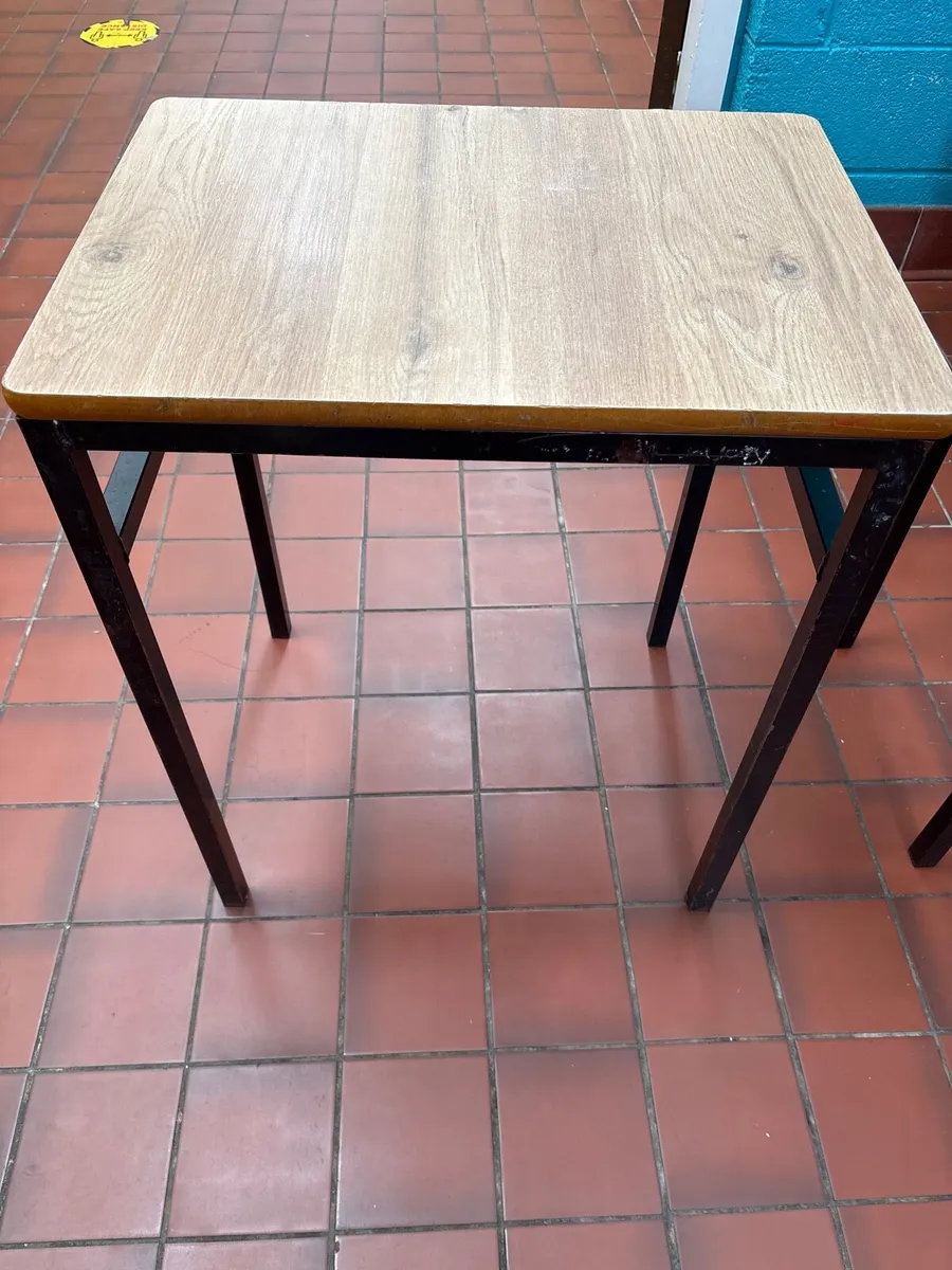 School desks - Image 1