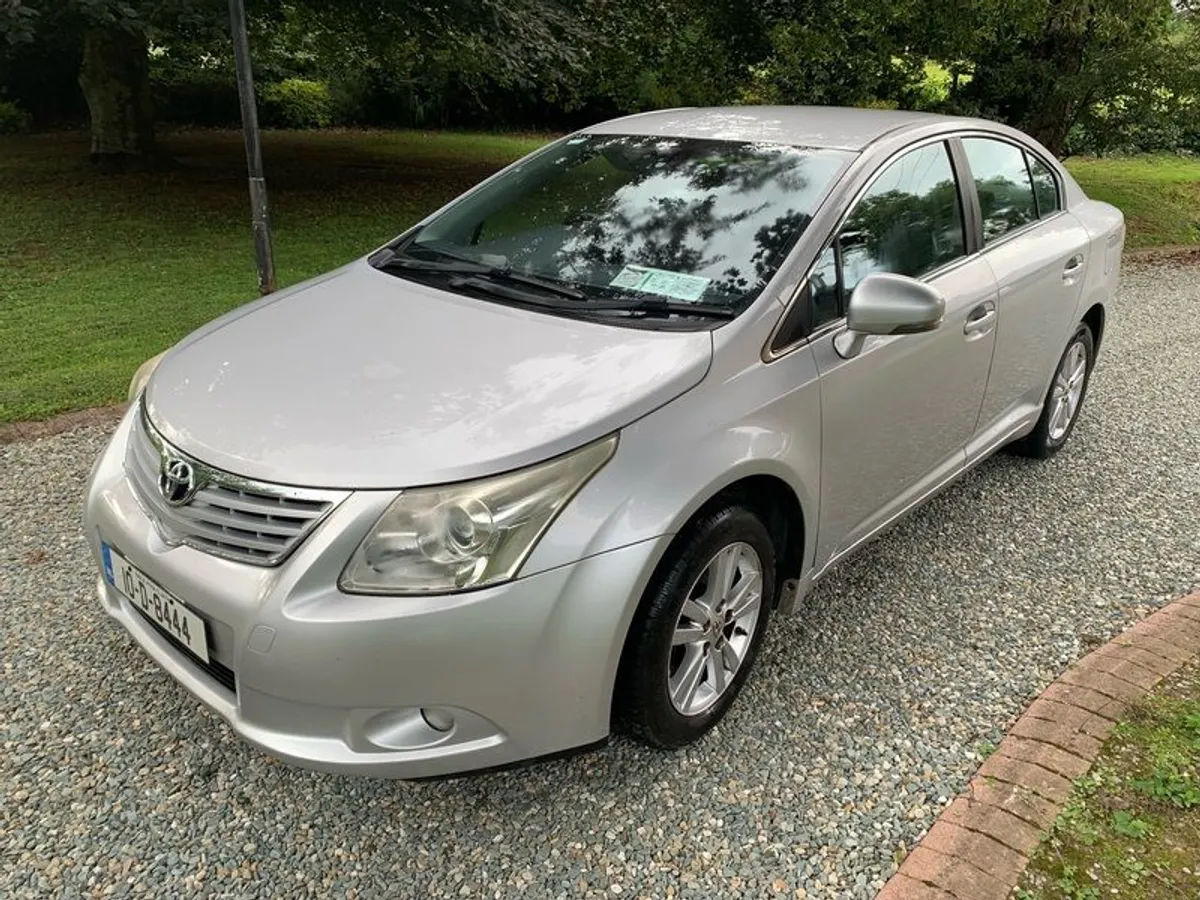 2010 Toyota Avensis - Image 1