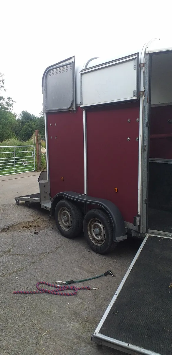 Trailers - Image 3