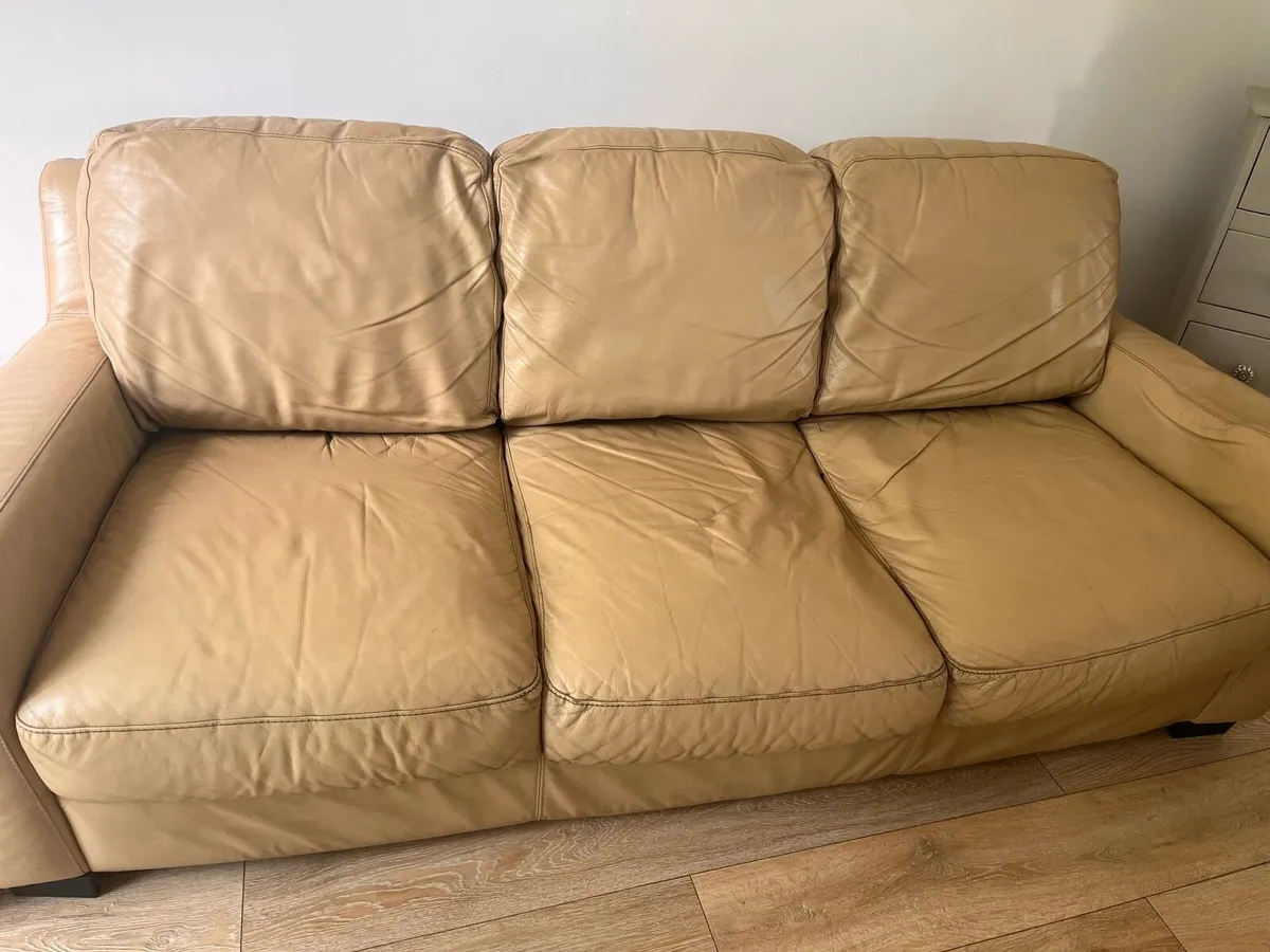 three- and two-seater leather sofas - Image 1