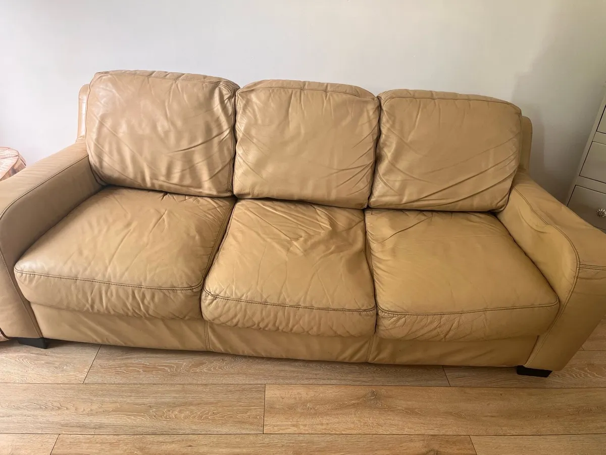 three- and two-seater leather sofas - Image 2