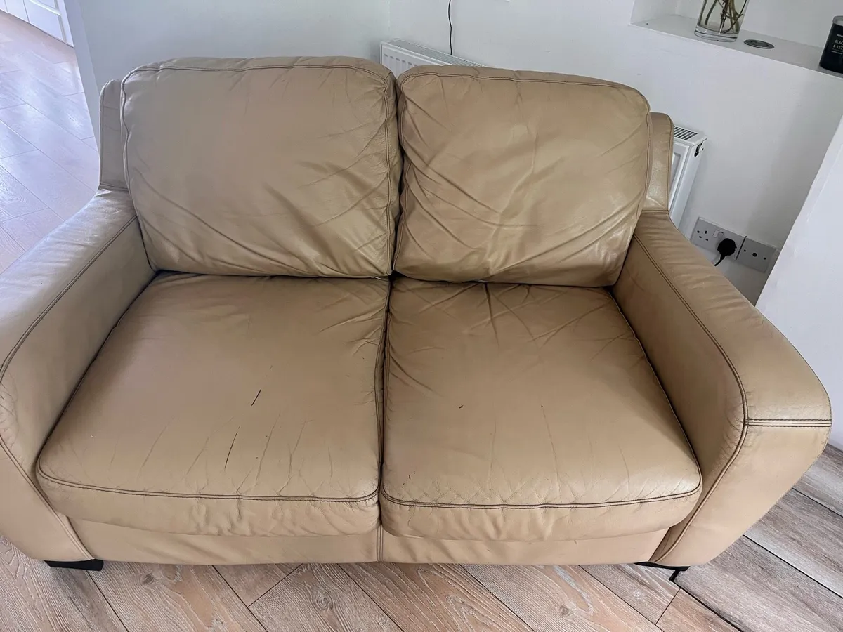 three- and two-seater leather sofas - Image 3