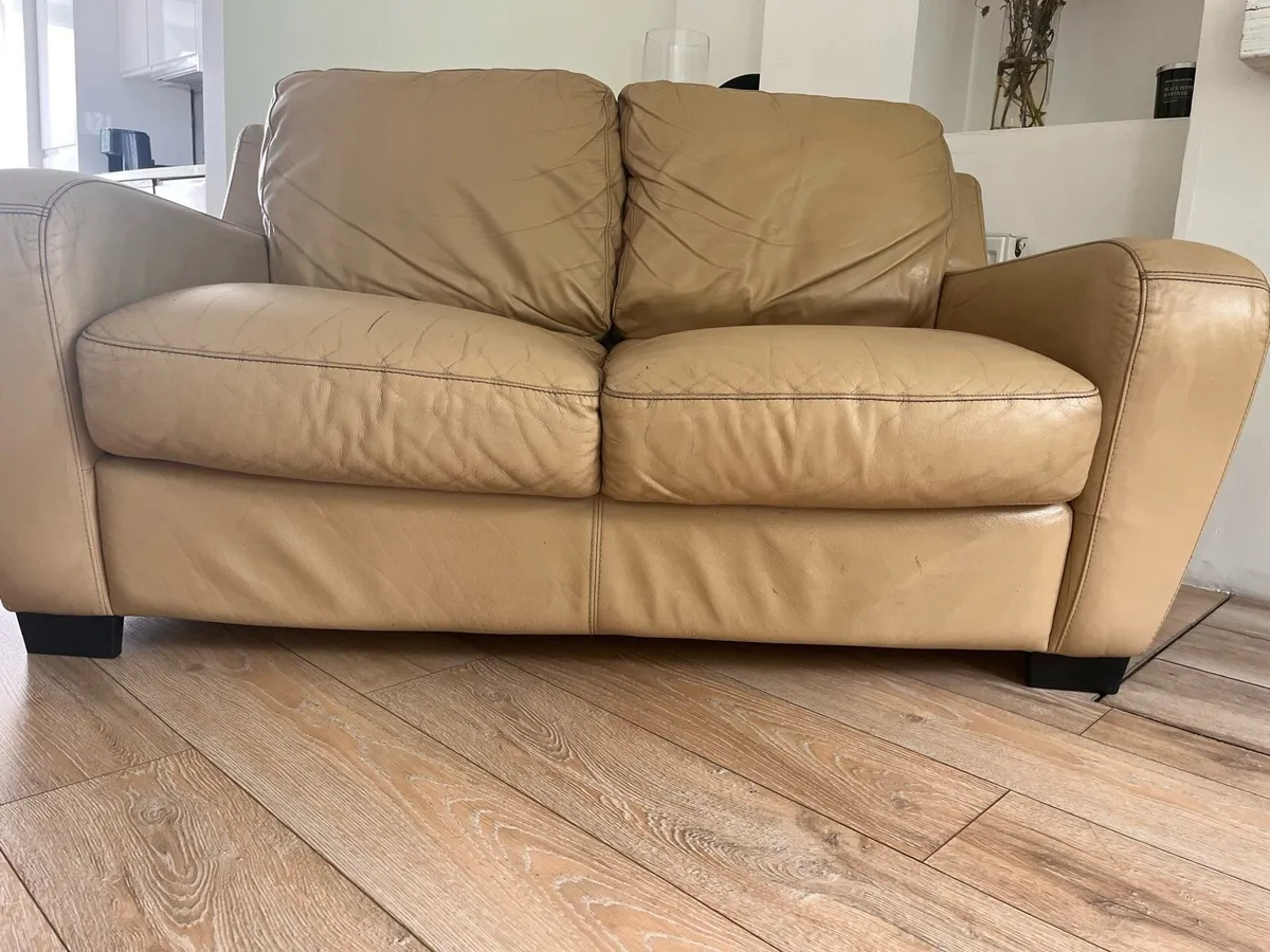 three- and two-seater leather sofas - Image 4