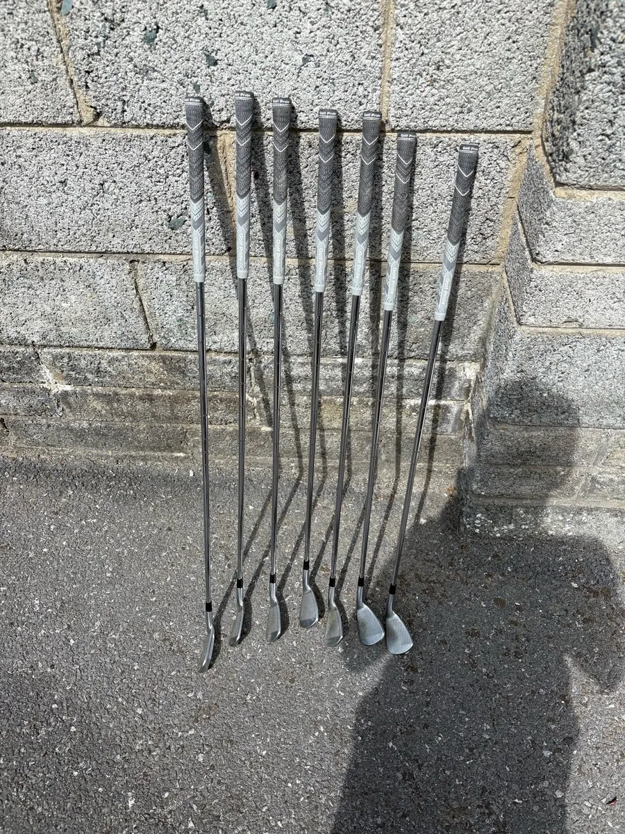 left hand Mizuno JPX 921 SEL irons 5-GW - Image 1