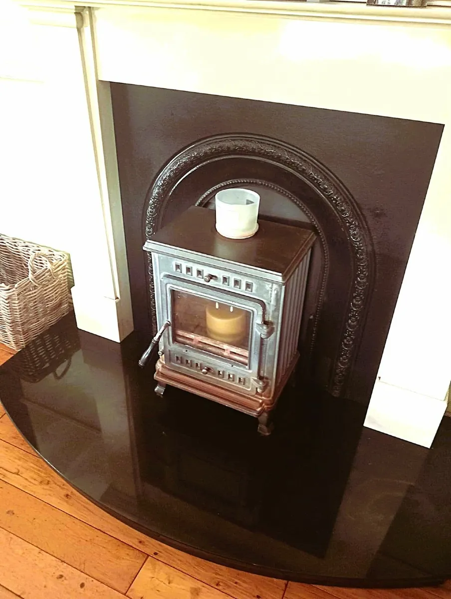 Henley Kells 5kw Solid Fuel Stove for Sale - Image 2