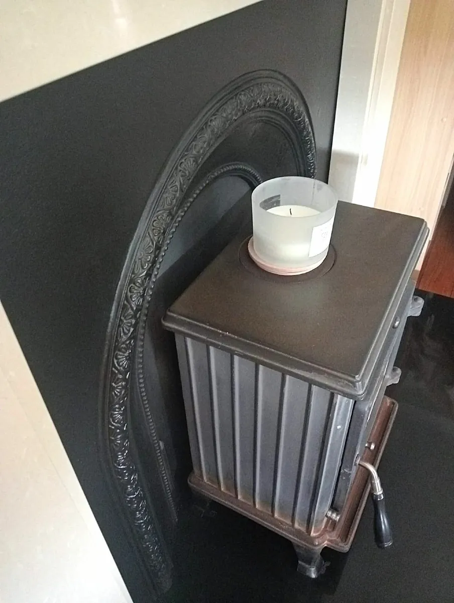 Henley Kells 5kw Solid Fuel Stove for Sale - Image 3