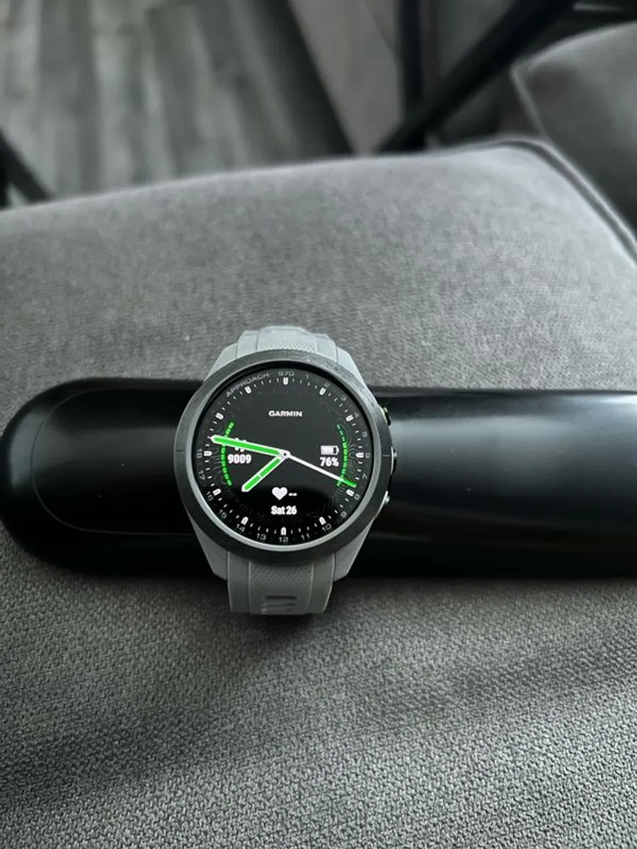 Garmin Approach S70 42mm GPS golf watch. - Image 3
