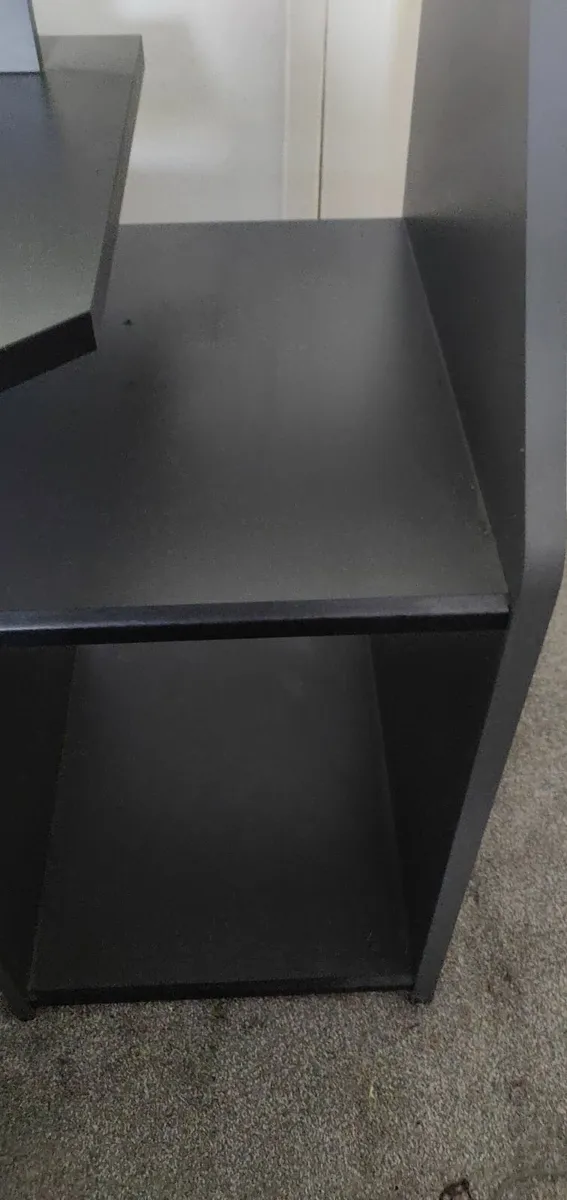 Desk - Image 3