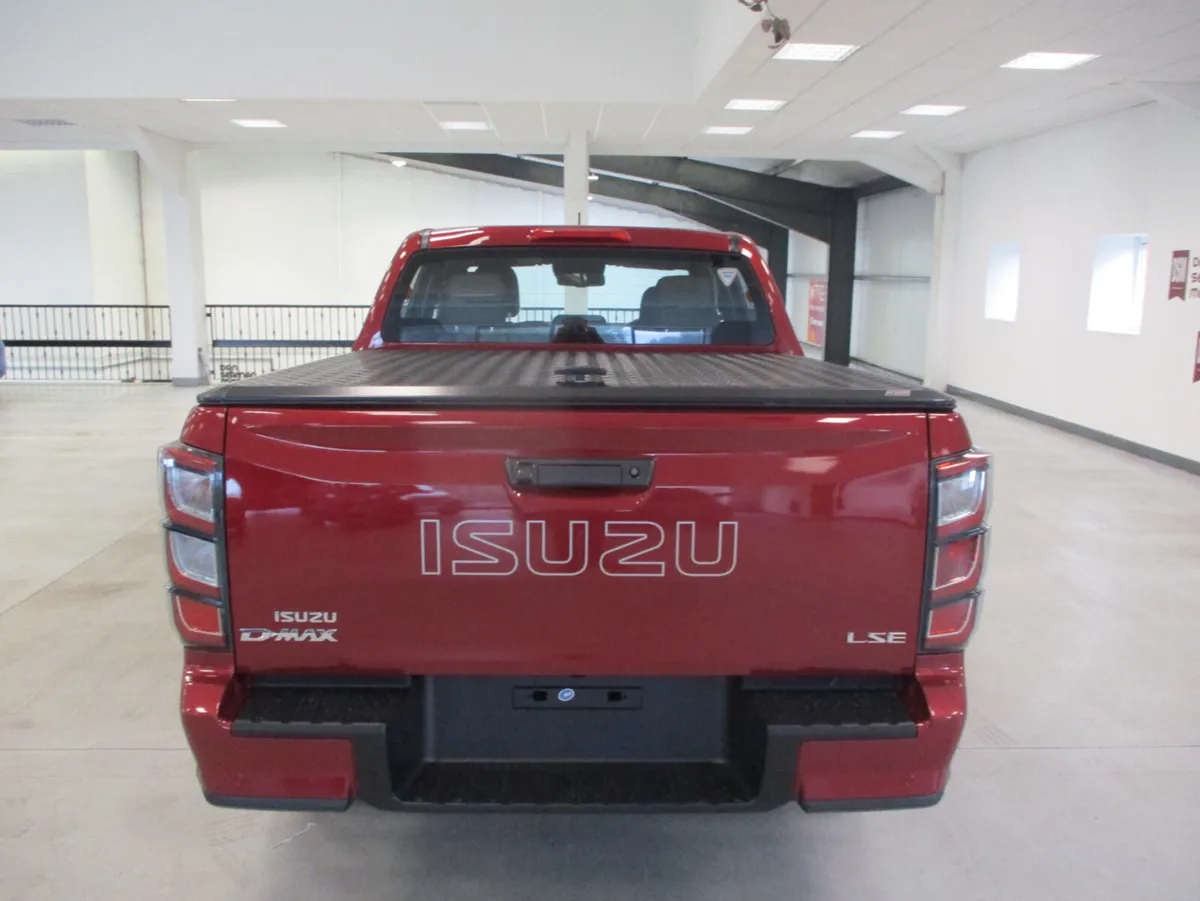 ISUZU D-MAX 2025 CREW CAB 4X4 NEW - Image 3