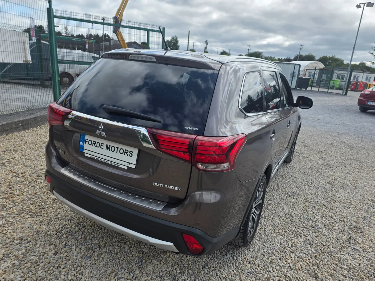 Mitsubishi Outlander 2015 Automatic 7 Seater - Image 4
