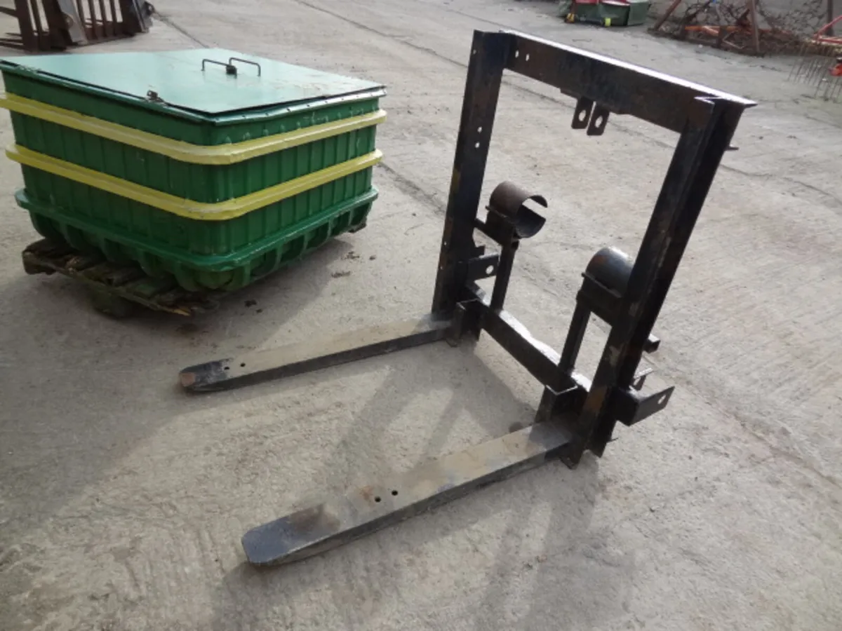 3 Point Linkage Pallet Forks - Image 1