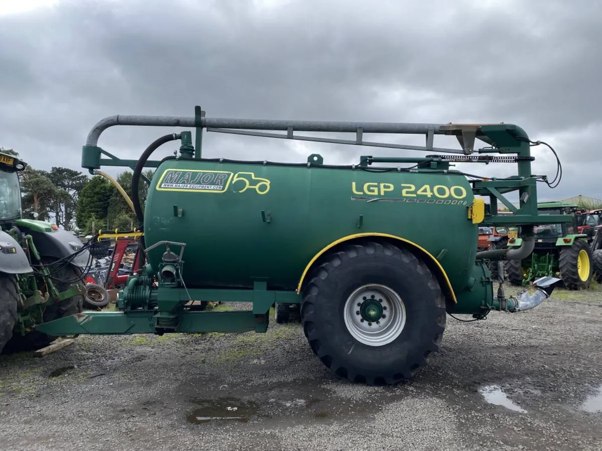 Major 2400 Gallon Tanker - Image 4