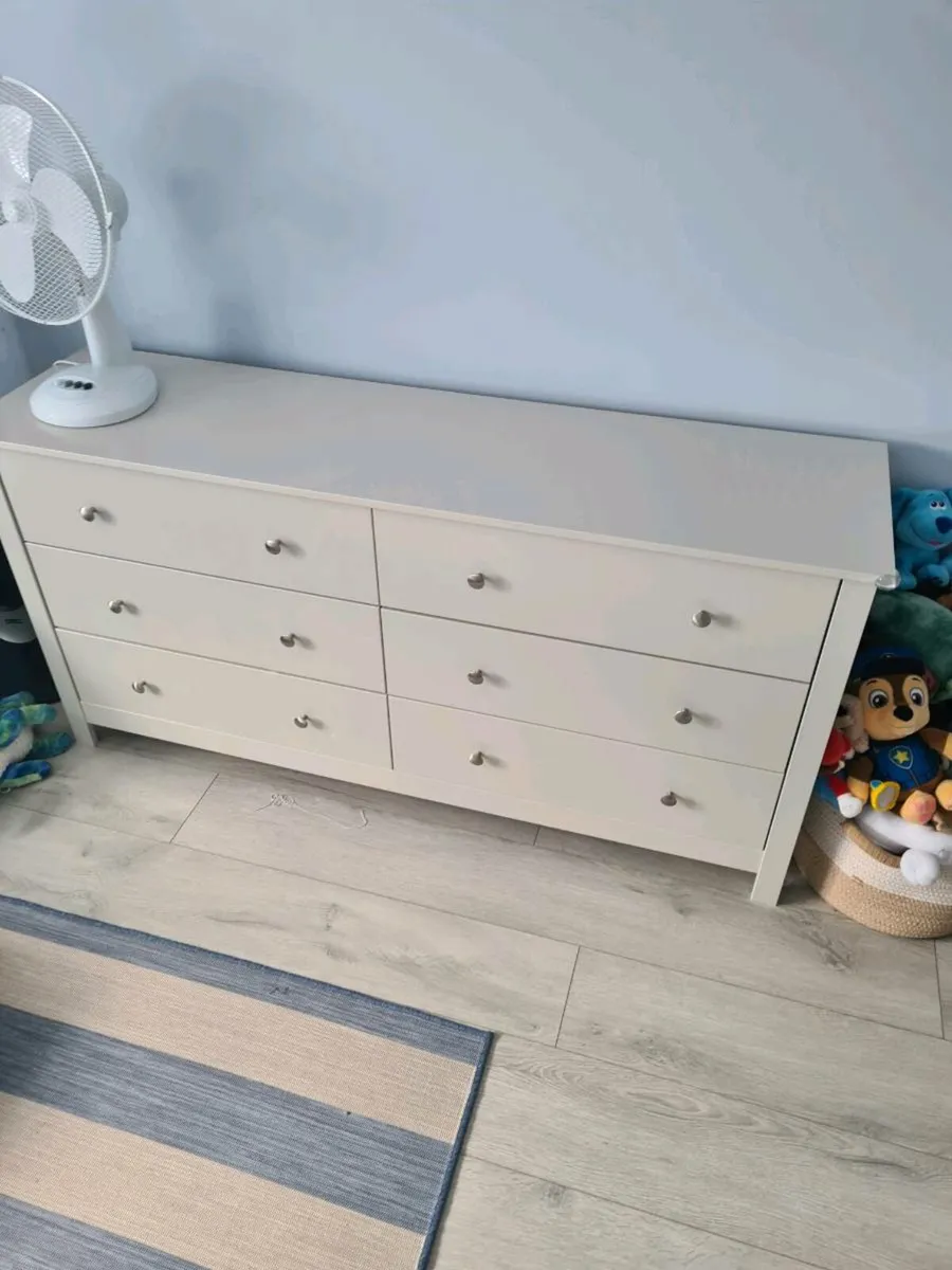 Chester drawers - Image 2
