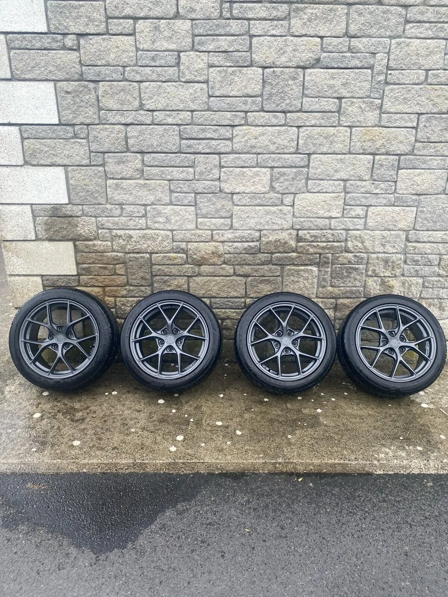 17” JR30 5X112 in Hyper Grey with tyres - Image 1