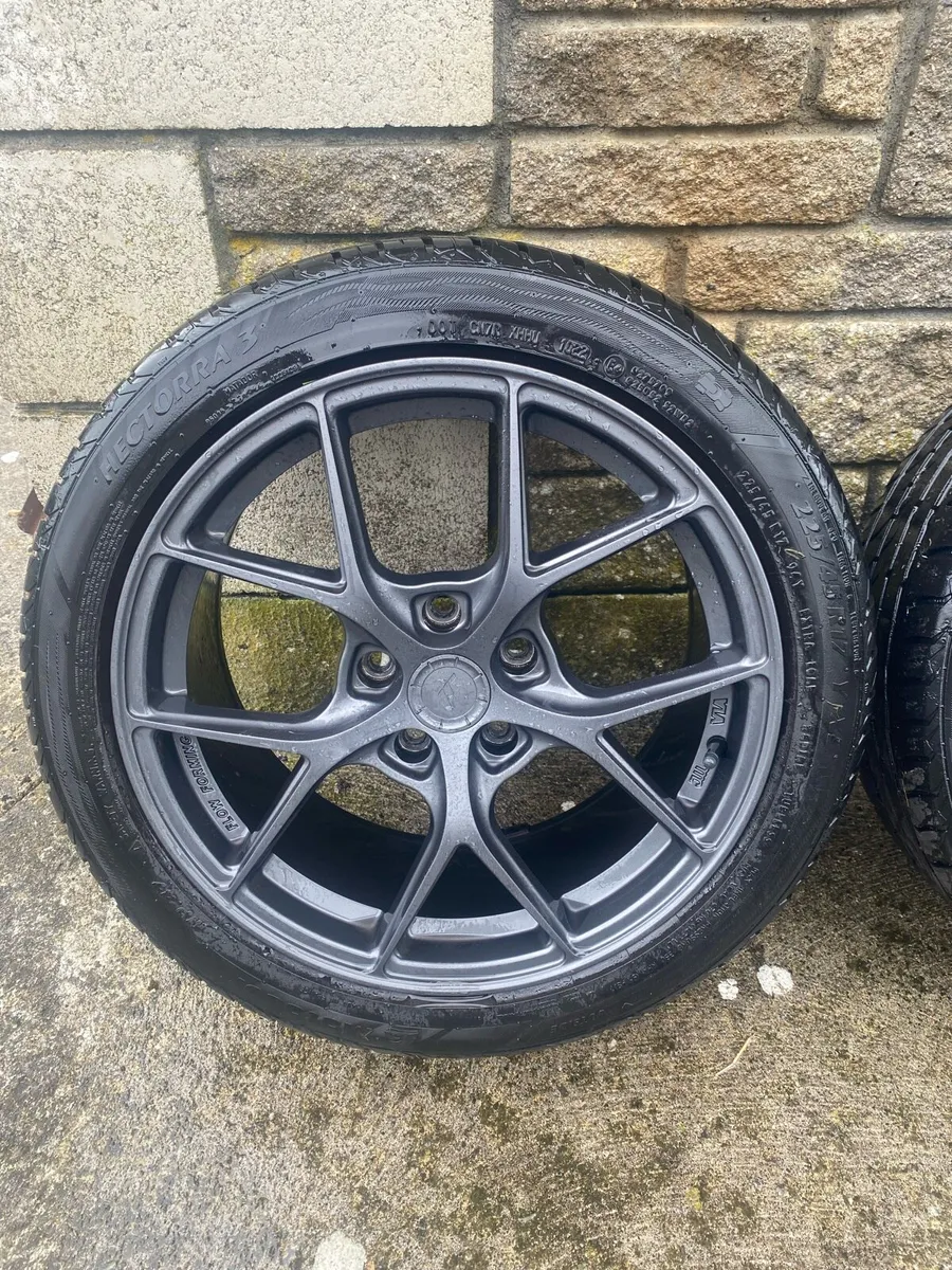 17” JR30 5X112 in Hyper Grey with tyres - Image 2