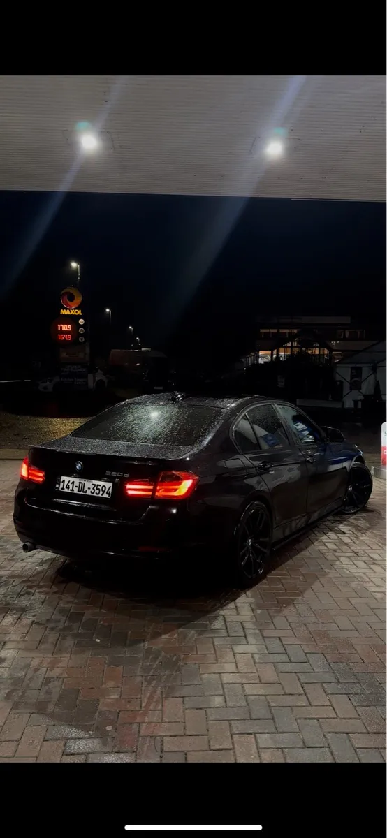BMW F30 - Image 2