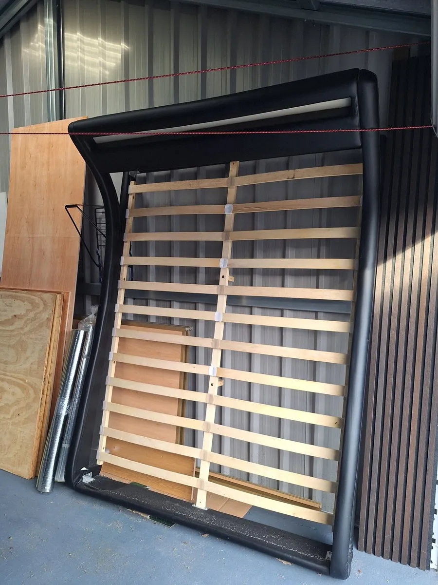 Bed frame - Image 1