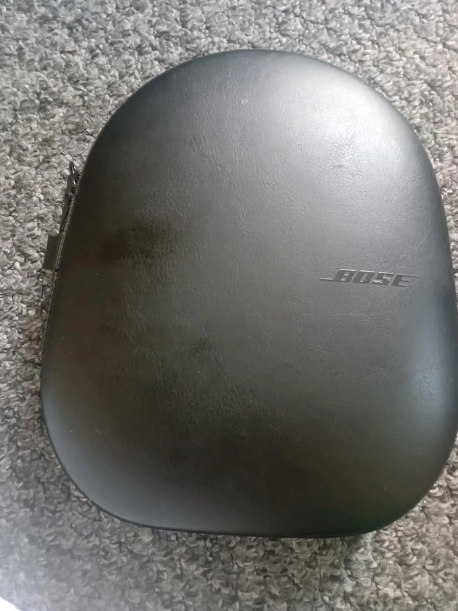 Bose headphones - Image 1
